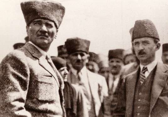 İSMET İNÖNÜ PARALARA KENDİ RESMİNİ BASTIRDI 31