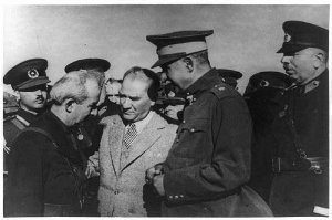 İSMET İNÖNÜ PARALARA KENDİ RESMİNİ BASTIRDI 37