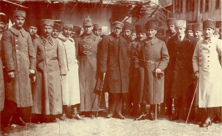 İSMET İNÖNÜ PARALARA KENDİ RESMİNİ BASTIRDI 39