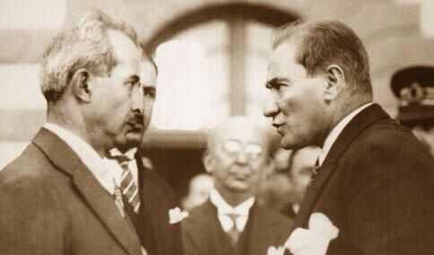 İSMET İNÖNÜ PARALARA KENDİ RESMİNİ BASTIRDI 44