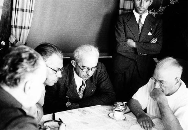 İSMET İNÖNÜ PARALARA KENDİ RESMİNİ BASTIRDI 45