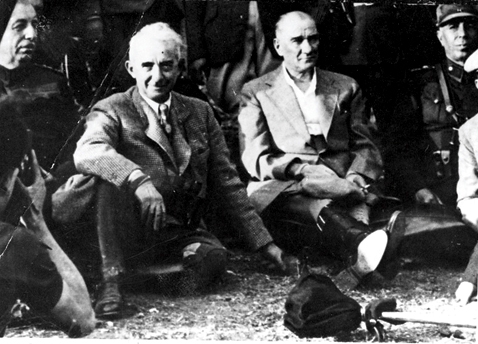 İSMET İNÖNÜ PARALARA KENDİ RESMİNİ BASTIRDI 60