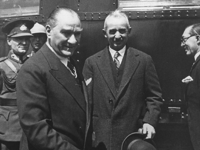 İSMET İNÖNÜ PARALARA KENDİ RESMİNİ BASTIRDI 67