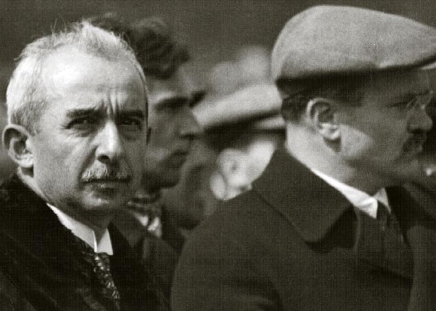 İSMET İNÖNÜ PARALARA KENDİ RESMİNİ BASTIRDI 74