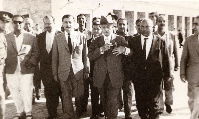 İSMET İNÖNÜ PARALARA KENDİ RESMİNİ BASTIRDI 81