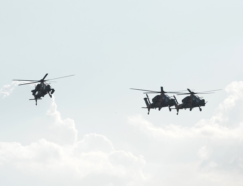 TÜRKİYE'NİN İLK YERLİ HELİKOPTERİ ATAK 82