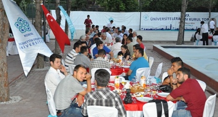 NEÜ'den akademisyenlere iftar 1