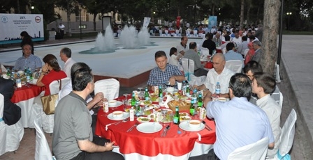 NEÜ'den akademisyenlere iftar 5