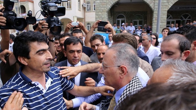 ÇATI ADAY EKMELEDDİN İHSANOĞLU KONYA'DA 10