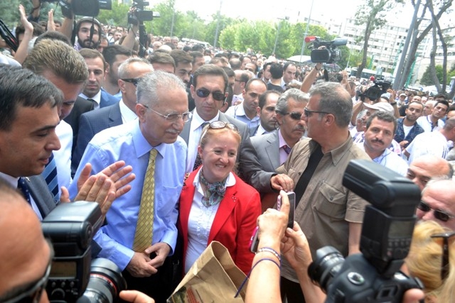 ÇATI ADAY EKMELEDDİN İHSANOĞLU KONYA'DA 29