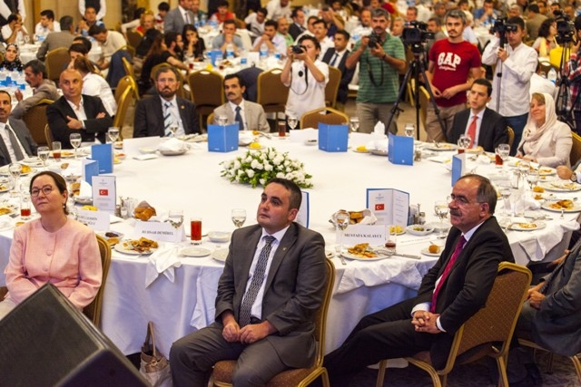 ÇATI ADAY EKMELEDDİN İHSANOĞLU KONYA'DA 39
