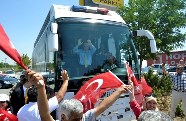 ÇATI ADAY EKMELEDDİN İHSANOĞLU KONYA'DA