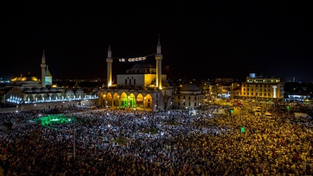 KADİR GECESİ'NDE KONYALILARA MEYDANLAR DAR GELDİ 4