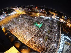 KADİR GECESİ'NDE KONYALILARA MEYDANLAR DAR GELDİ