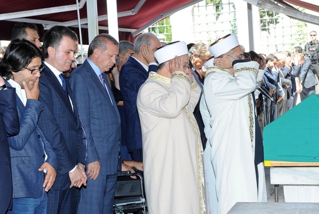 MURAT GÖĞEBAKAN TOPRAĞA VERİLDİ 25