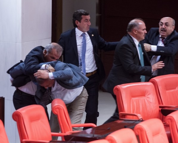 TBMM'Yİ RİNGE ÇEVİRDİLER 11