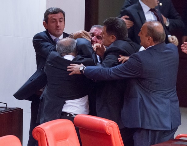 TBMM'Yİ RİNGE ÇEVİRDİLER 19