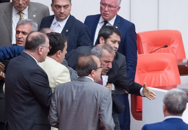 TBMM'Yİ RİNGE ÇEVİRDİLER 26