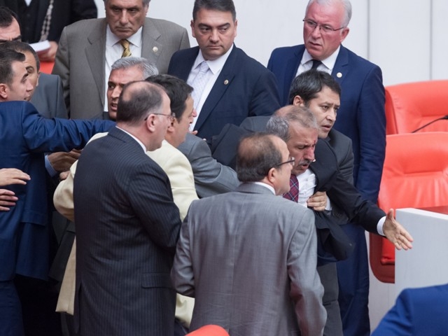 TBMM'Yİ RİNGE ÇEVİRDİLER 27