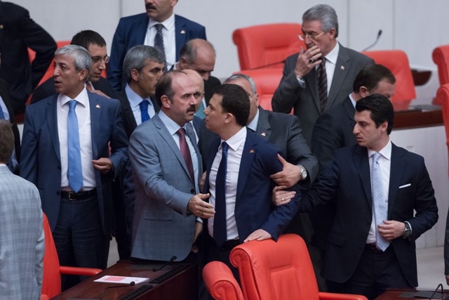 TBMM'Yİ RİNGE ÇEVİRDİLER 35