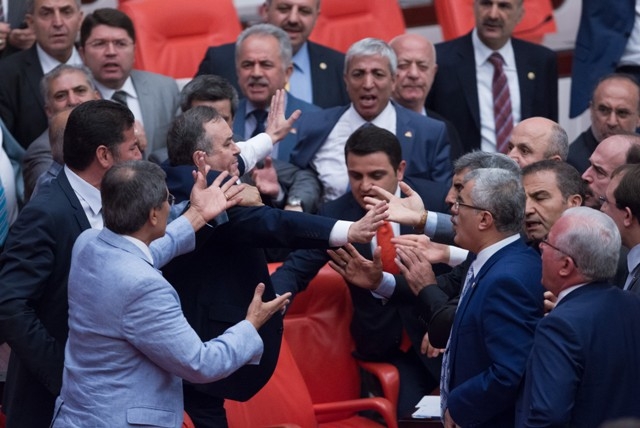TBMM'Yİ RİNGE ÇEVİRDİLER 37