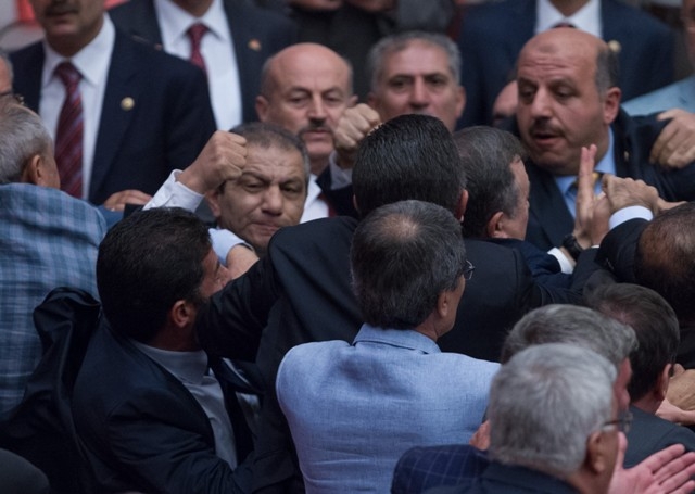 TBMM'Yİ RİNGE ÇEVİRDİLER 39