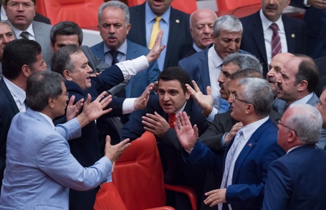 TBMM'Yİ RİNGE ÇEVİRDİLER 40