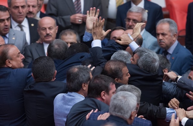 TBMM'Yİ RİNGE ÇEVİRDİLER 46