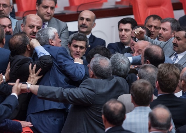 TBMM'Yİ RİNGE ÇEVİRDİLER 47