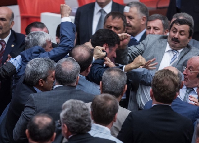 TBMM'Yİ RİNGE ÇEVİRDİLER 49