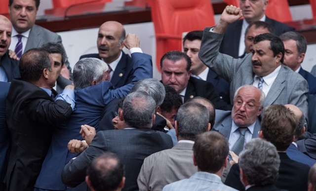TBMM'Yİ RİNGE ÇEVİRDİLER 50