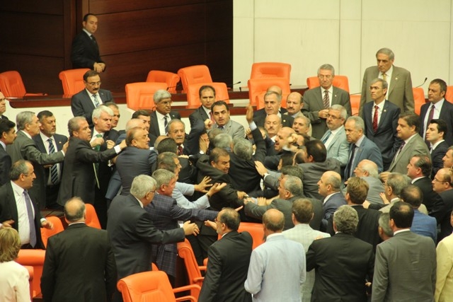 TBMM'Yİ RİNGE ÇEVİRDİLER 64