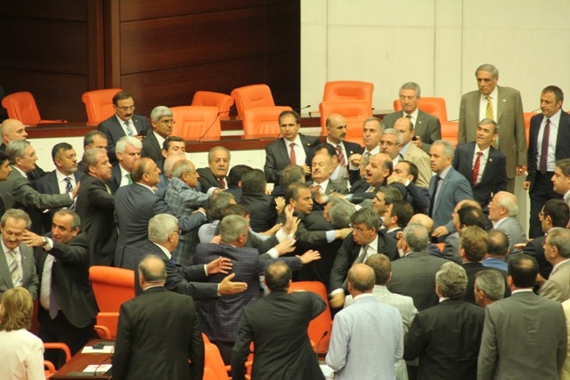 TBMM'Yİ RİNGE ÇEVİRDİLER 66