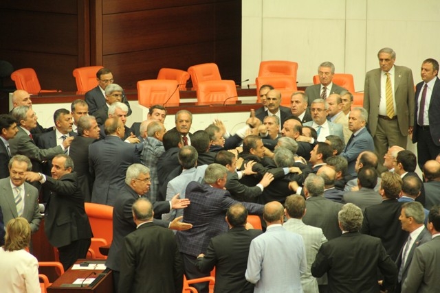 TBMM'Yİ RİNGE ÇEVİRDİLER 67