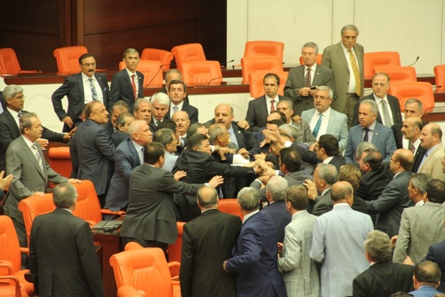 TBMM'Yİ RİNGE ÇEVİRDİLER 72