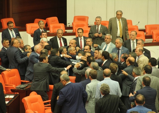 TBMM'Yİ RİNGE ÇEVİRDİLER 73