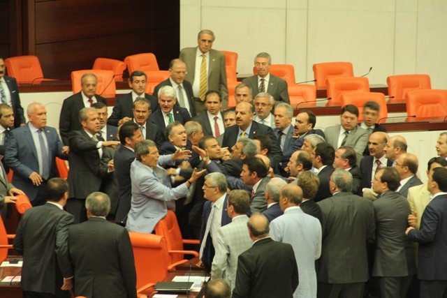 TBMM'Yİ RİNGE ÇEVİRDİLER 74