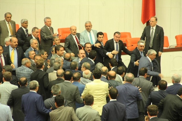 TBMM'Yİ RİNGE ÇEVİRDİLER 76