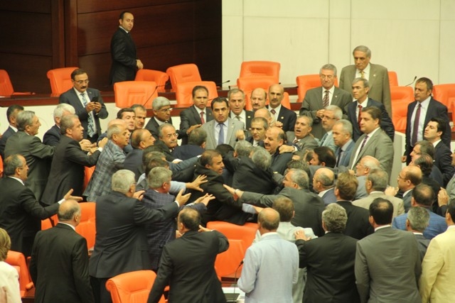 TBMM'Yİ RİNGE ÇEVİRDİLER 79