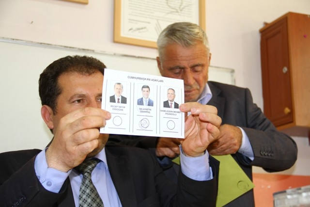CUMHUR REİSİNİ SEÇTİ 100