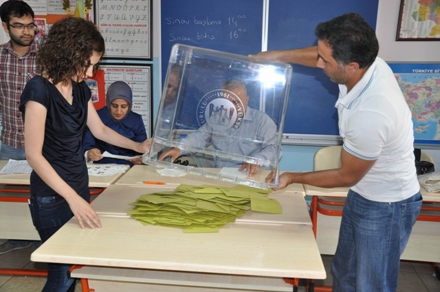CUMHUR REİSİNİ SEÇTİ 118