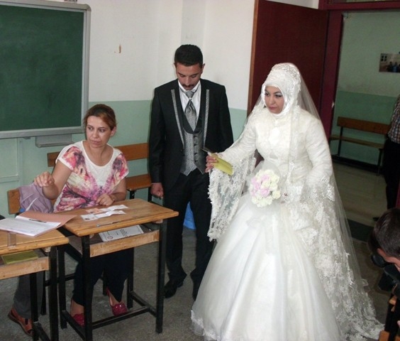 CUMHUR REİSİNİ SEÇTİ 12