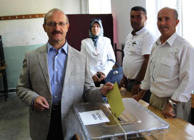 CUMHUR REİSİNİ SEÇTİ 16