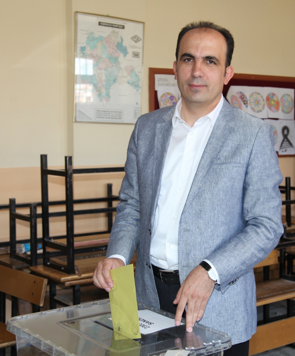 CUMHUR REİSİNİ SEÇTİ 20