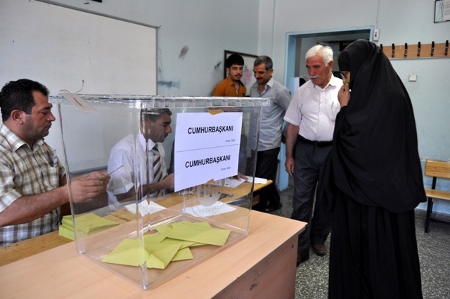 CUMHUR REİSİNİ SEÇTİ 21