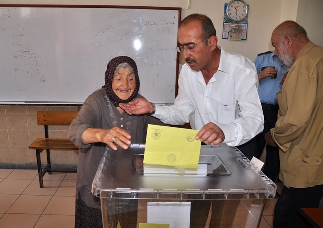 CUMHUR REİSİNİ SEÇTİ 27