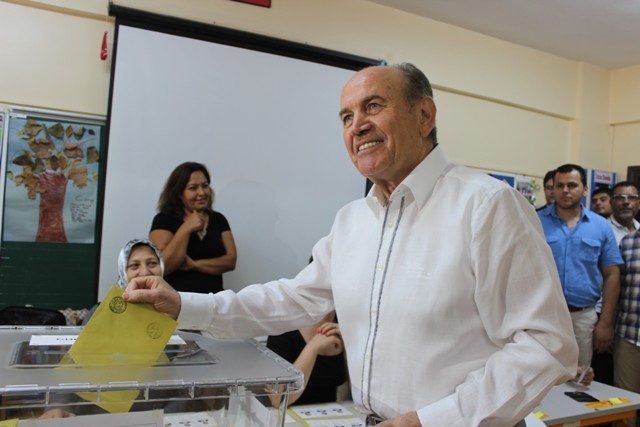 CUMHUR REİSİNİ SEÇTİ 32