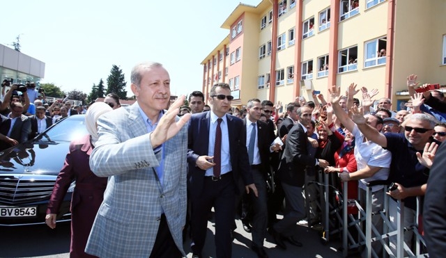 CUMHUR REİSİNİ SEÇTİ 63