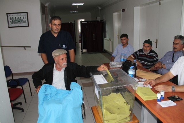 CUMHUR REİSİNİ SEÇTİ 72