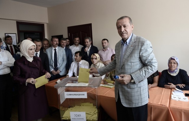 CUMHUR REİSİNİ SEÇTİ 8